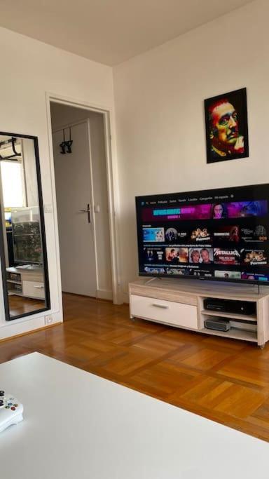 Nice Loft With Romantic View Over The Eiffel Tower Paris Eksteriør bilde